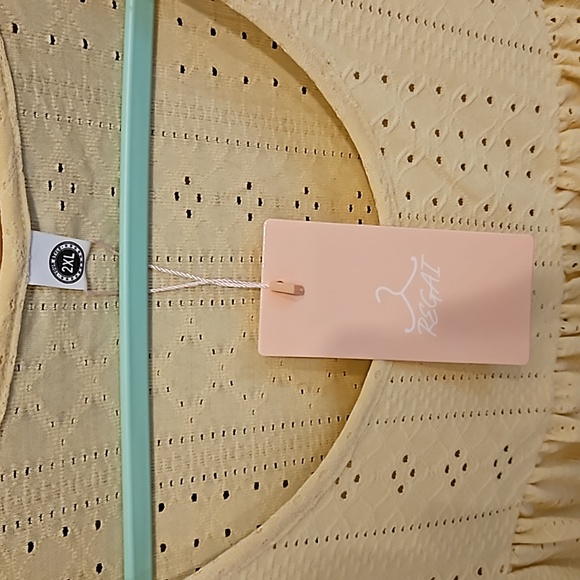 Short sleeve women's pullover shirt - Picture 4 of 4